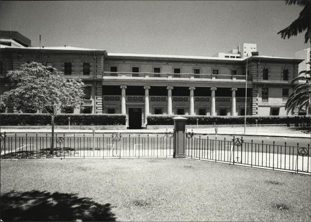 Front elevation of Victoria Square frontage