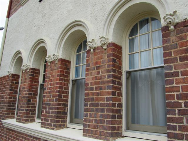 windows at south east corner