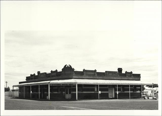 Front corner elevation of National Hotel