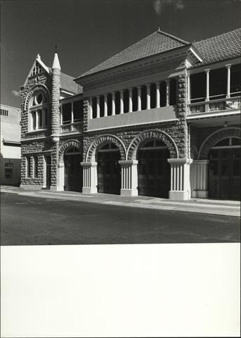 View of East end of Murray Street frontage