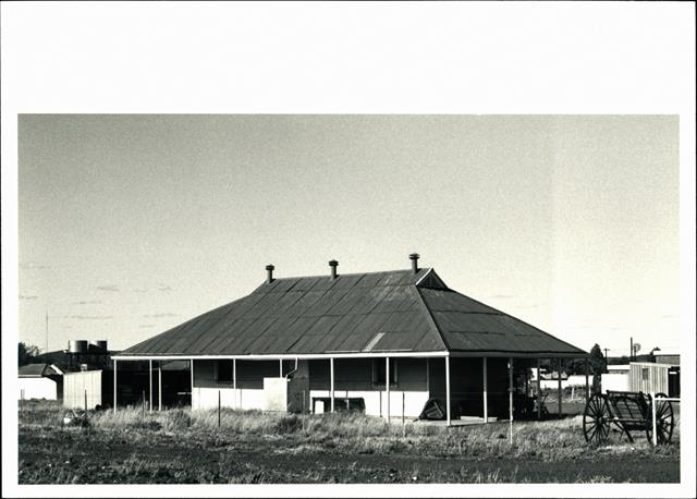 Rear left corner elevation of court house