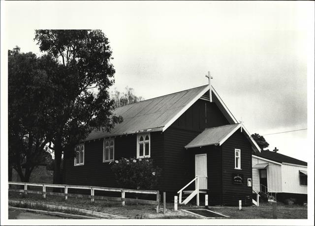 Front left corner elevation
