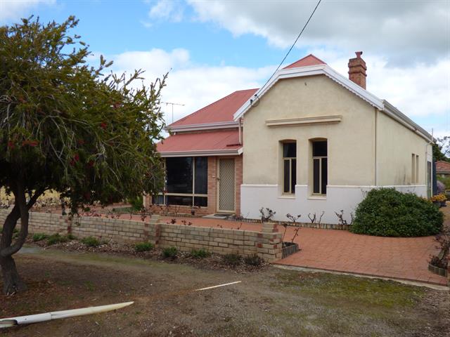 C A Piesse Staff Housing No 5 Lukin St  north east