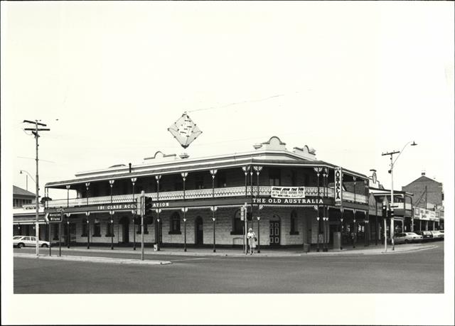 Front corner elevation featuring suspended Christmas decoration