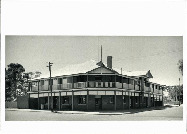 Front corner elevation of building(2)
