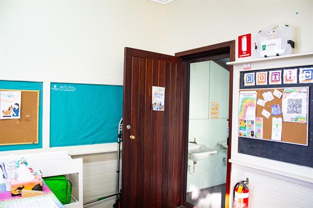 Baldivis Primary School - Timber entry door, Building 1