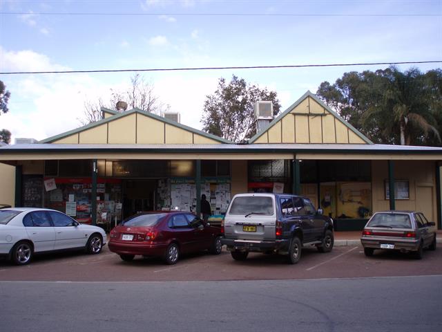 North elevation, store 1920s & 1940s shop fronts