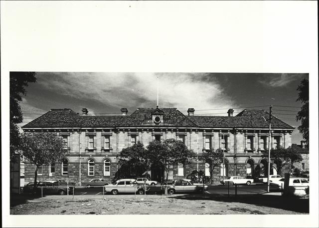 Front elevation of building from Beaufort Street