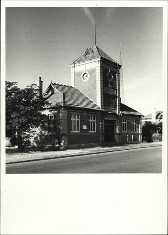 Left corner elevation of entrance block