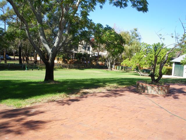 Front (south) gardens