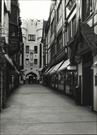 Streetscape of London Court from South