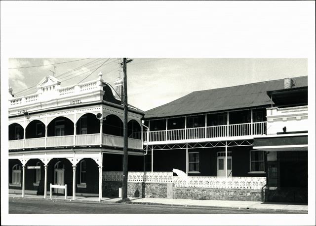 View of set-back portion of Avon Terrace frontage