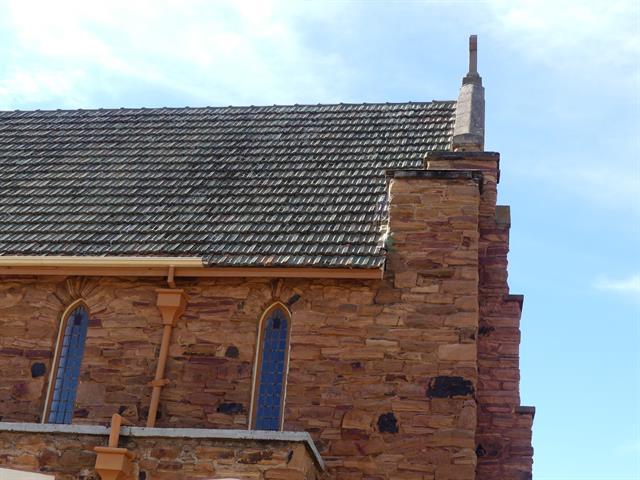 Guttering missing to south eastern roofscape