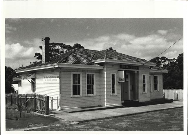 Front corner elevation