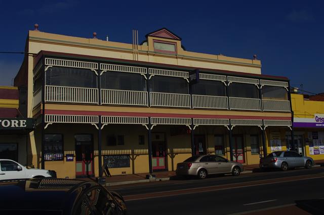 119 Throssell Street, Victoria Hotel