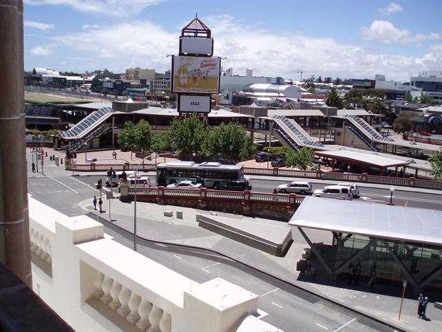 View towards crossing Wellington Street and William Street crossing