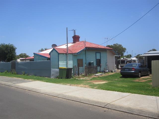 6 The Crescent, Rail Cottage