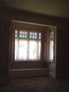Bay window with window seat to Best Bedroom