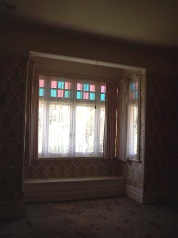Bay window with window seat to Best Bedroom