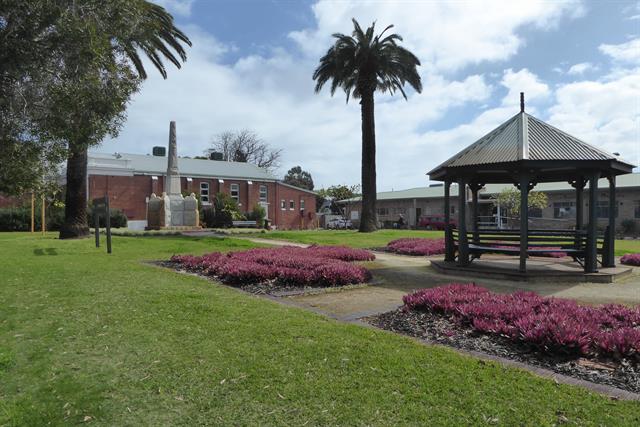 Leederville War Memorial and Rose Garden