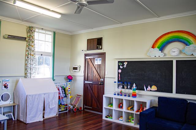 Baldivis Primary School - Timber exit with chalkboard, Building 1