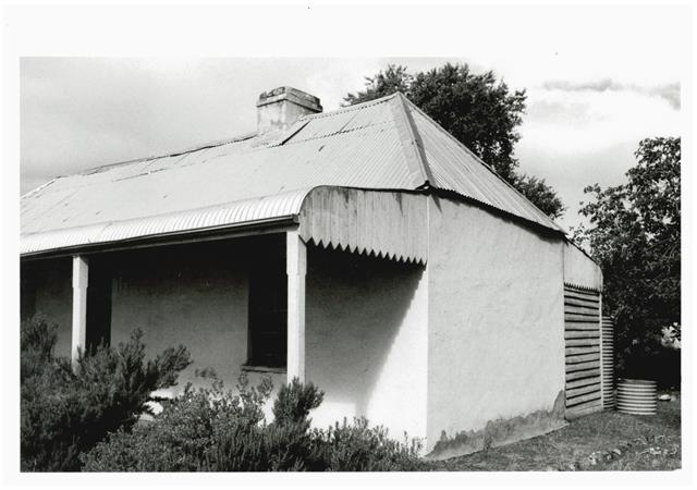 Front and right side elevations - oblique view