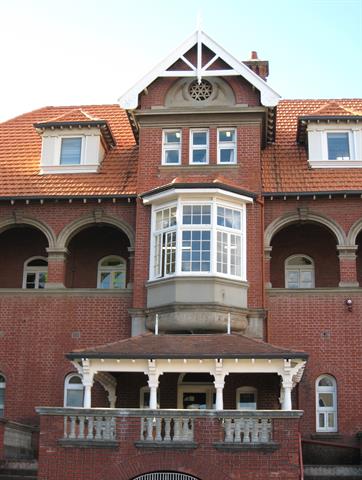 Front View from Murray Street