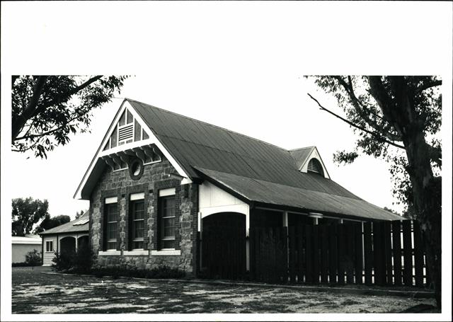 Side elevation focusing on gable