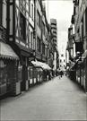 Streetscape of London Court from North