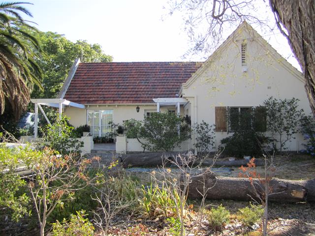 Front view showing garden