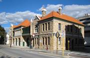 Front facade on Murray Street