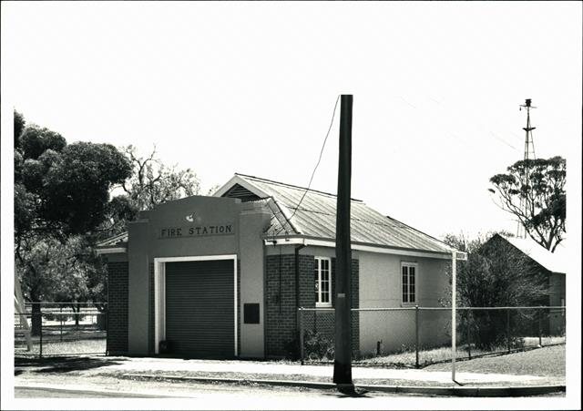 Right corner elevation of station from Donnan Street