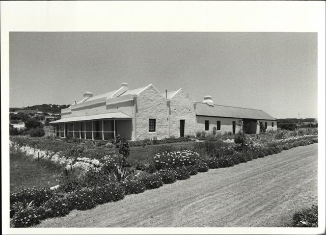 Front corner elevation