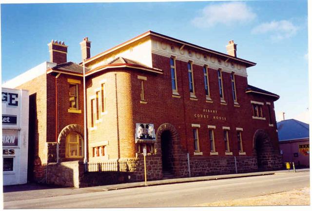 Courthouse before western addition