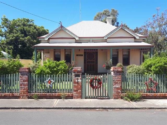 1 Ednie St
