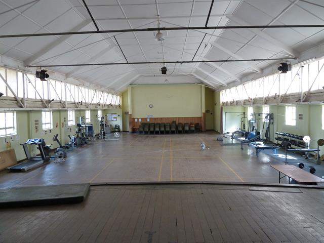 Interior hall to entry