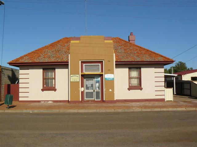 Front (east) elevation addressing Jose Street
