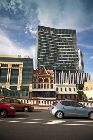 Wellington Street aspect of Globe and Baird