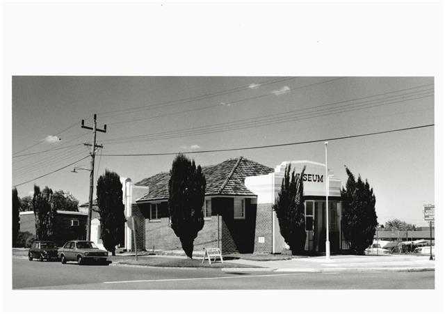 Front and side - oblique view