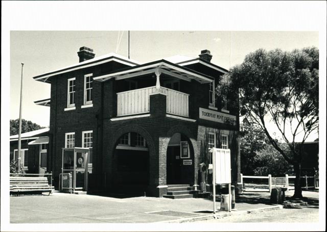 Left corner elevation of building