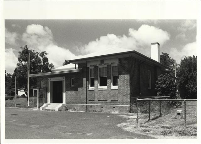 Front right corner elevation