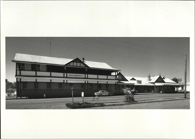 Front elevation of entire hotel
