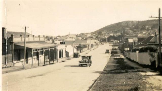 Frederick Street with Moir Warehouse on left - c1920