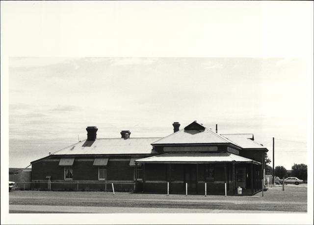 Left side elevation of post office