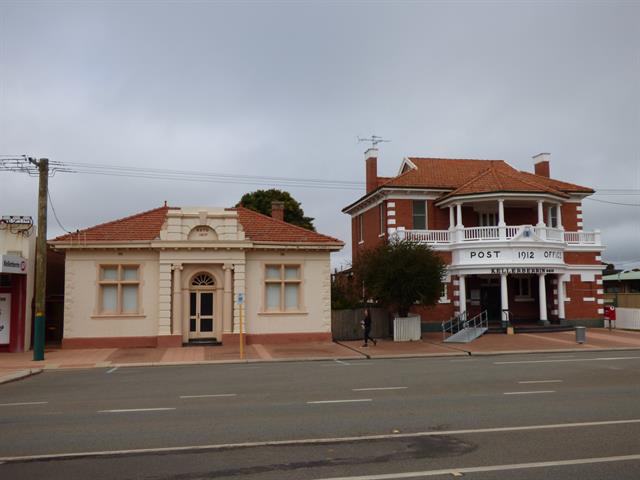 Bank and Post Office from Gt Eastern Hwy