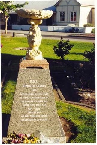 RSL Memorial plinth replaced 2000