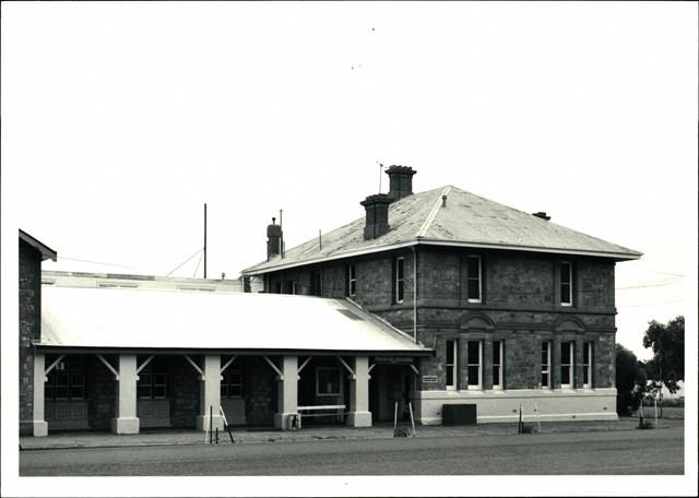 Side elevation of the Post Office