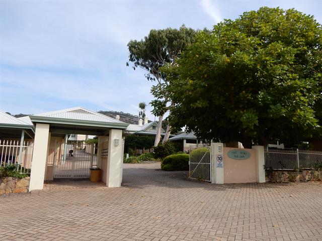 Streetscape Elevation of housing development