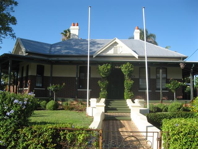 Front elevation from King William St