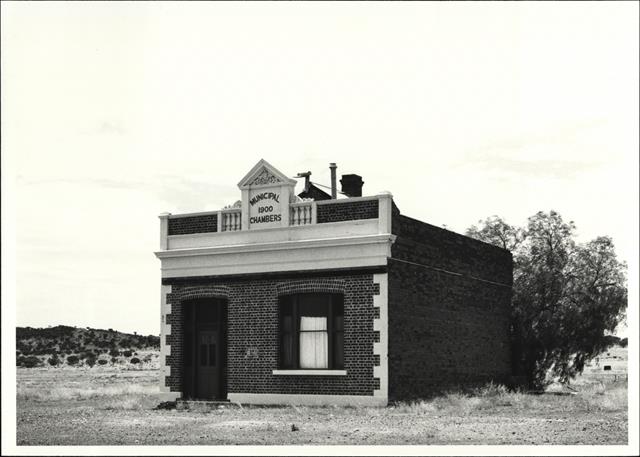 Right corner elevation of building